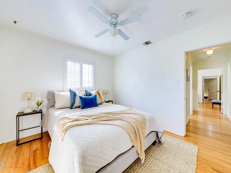 4837 Crown Ave — Photo 29