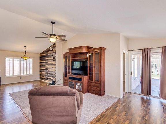 3rd image of 1346 E Escuda Dr