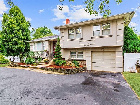 3rd image of 1187 Fischer Blvd