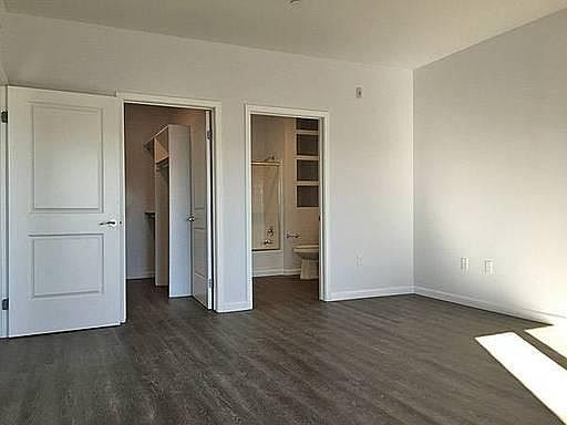 3rd image of 8822 Burnet Ave #Ef6cfb822