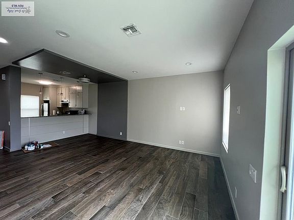 3rd image of 7701 Via Del Mar Cir #B-4