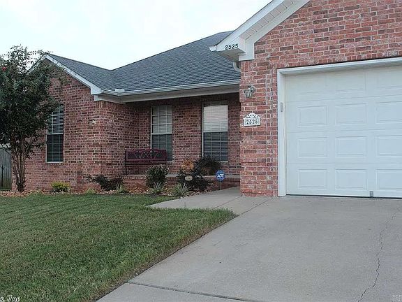 2nd image of 2525 Zoysia Ln