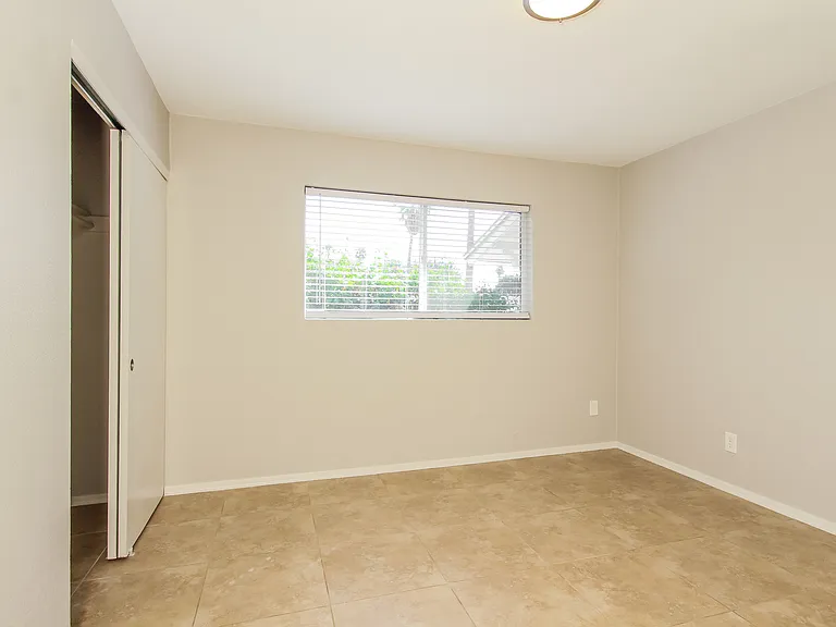 8206 E Devonshire Ave — Photo 12