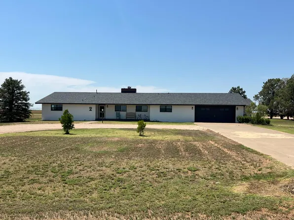 696 County Road 629, Earth, TX 79031