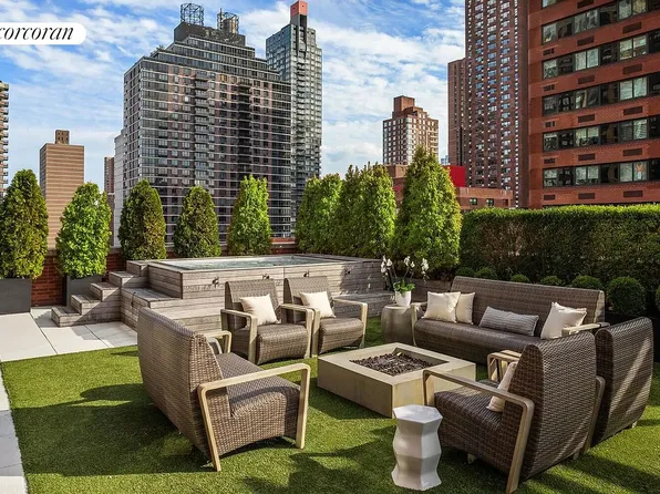 200 E 95th St #8A, New York, NY 10128