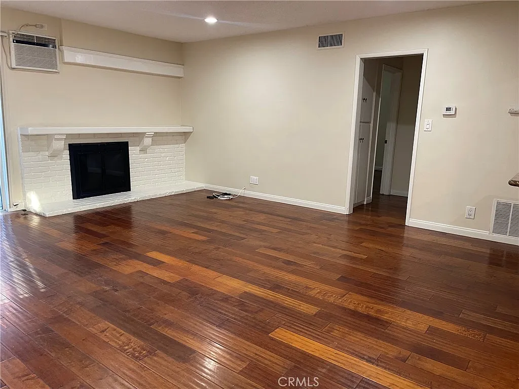 4 bed, 2.5 bath, 1432 sqft, $3,800 — Photo 3