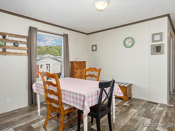 5th image of 1475 Red Oak Ln NE