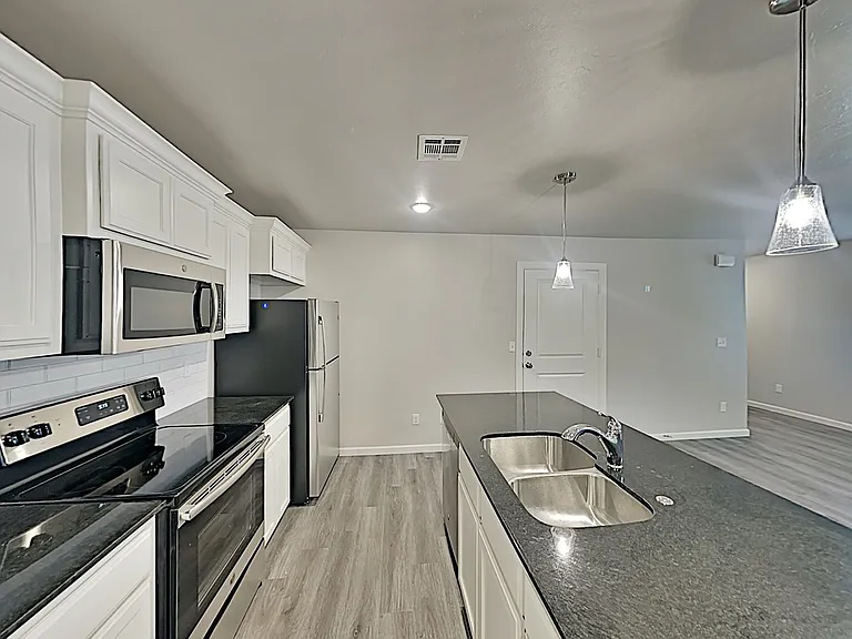 11205 Howard Dr — Photo 7
