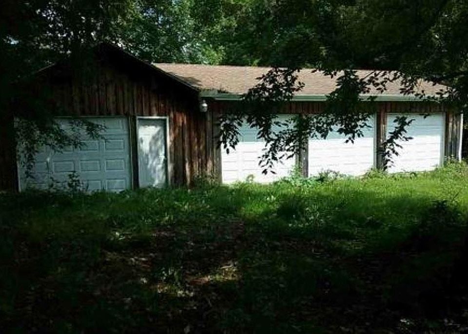 2nd image of 9614 North St