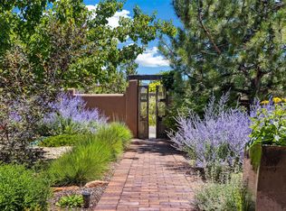 1450 Miracerros Loop S, Santa Fe, NM 87505