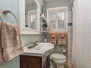 4th image of 2516 Chesterfield Ave