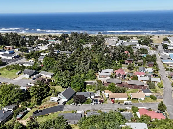 0 10th St, Gold Beach, OR 97444