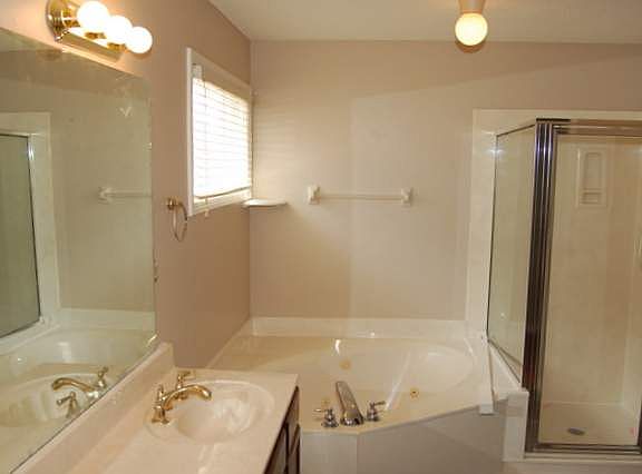 5th image of 1502 Apple Grove Ln