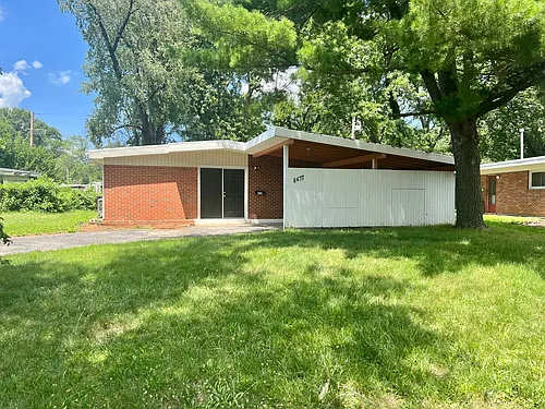 8437 January Ave Photo 1