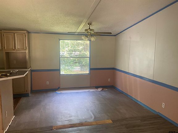 3rd image of 8845 Jennifer Dr