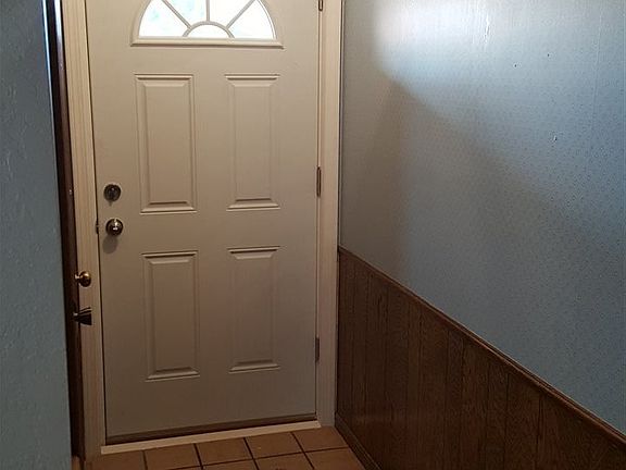 4th image of 1134 Hillcrest Dr