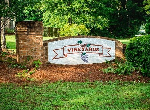 2nd image of 5 Vineyard Dr