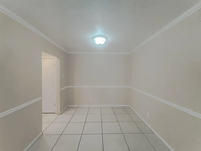 8627 N Normandale St — Photo 15