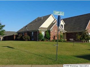 5861 Tommy Joe Dr, Southaven, MS 38672