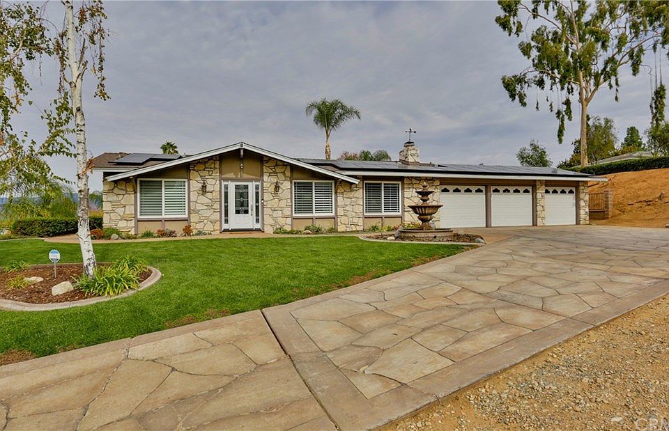 1st image of 615 Palo Alto Dr