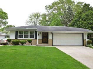 6952 N 44th St, Milwaukee, WI 53223