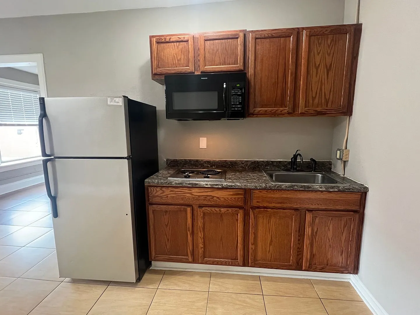 Franklin Hotel Studio Apartments — Photo 3