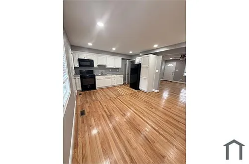 1796 Joan Ave Photo 1
