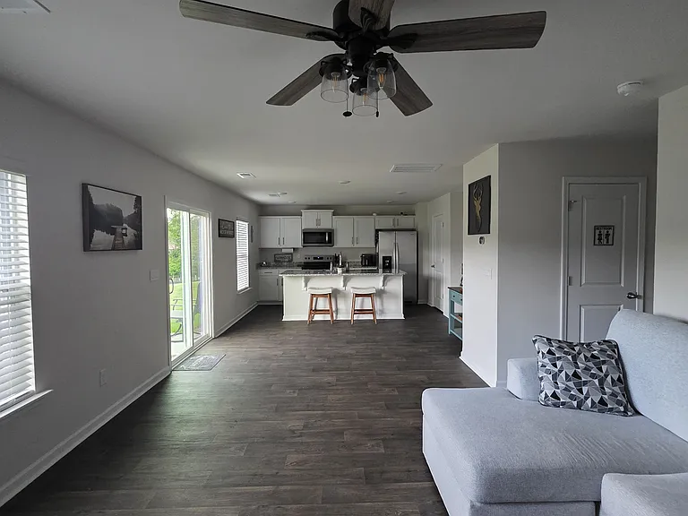 84 Madelyn Dr — Photo 7