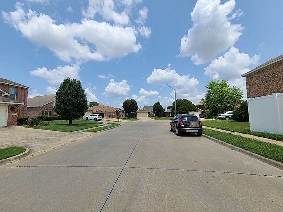 4th image of 1112 Sunny Creek Ln