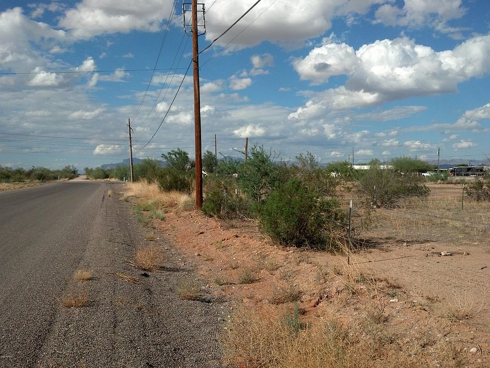 2nd image of 32551 N Felix Rd
