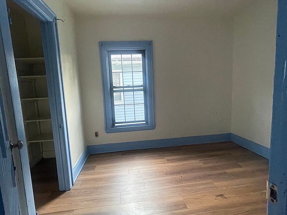 5th image of 446 Riley St #2