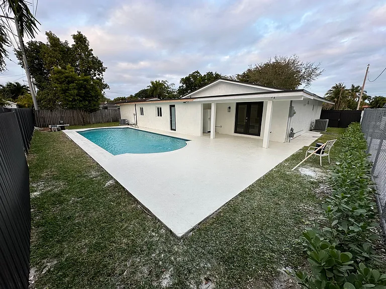 Backyard/Pool