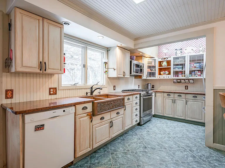 133 Raymond Rd #1 — Photo 7