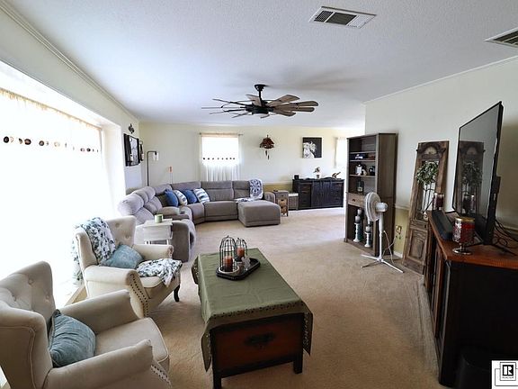 5th image of 482 Girard Rd