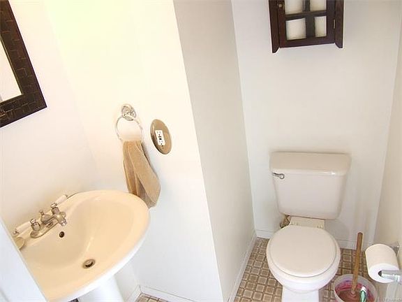 5th image of 1135 S Oneida St APT C