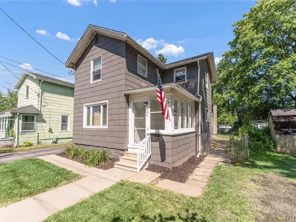 390 Prospect St, Lockport, NY 14094