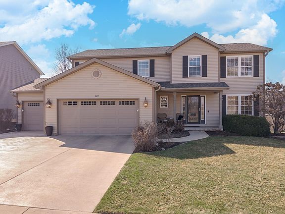 3rd image of 2215 Savanna Rd