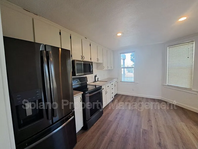1 bed, 1.0 bath, $2,000 — Photo 4