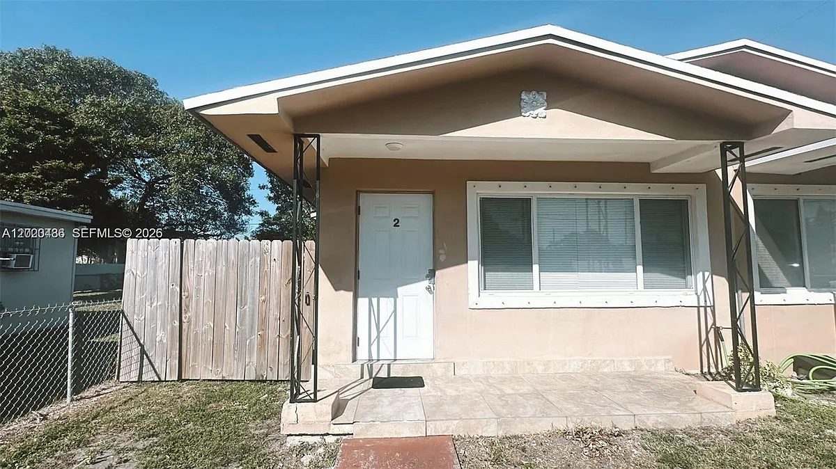 Building Photo - 2125 NW 66th St #2