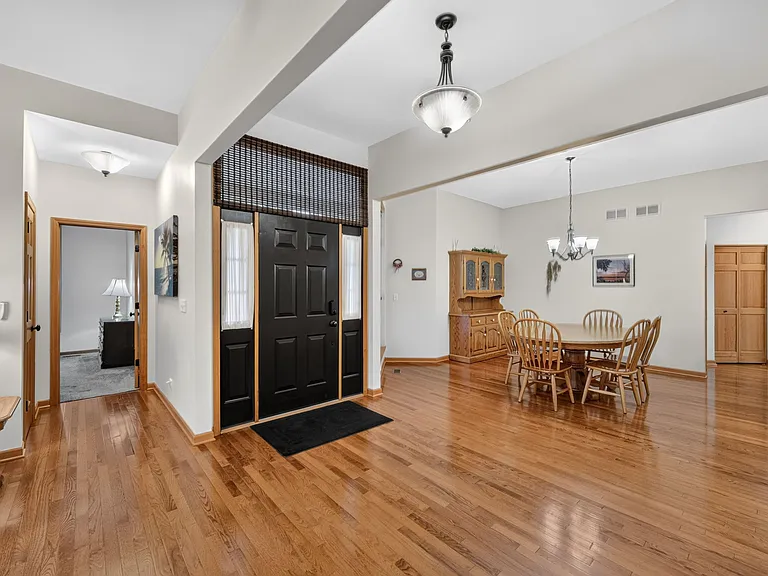 3565 Ayres Dr — Photo 4
