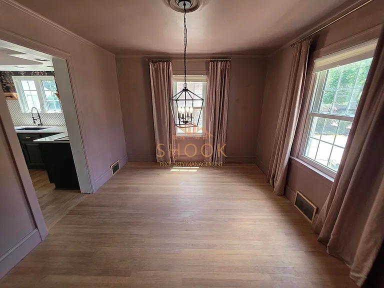 914 Vine St — Photo 14
