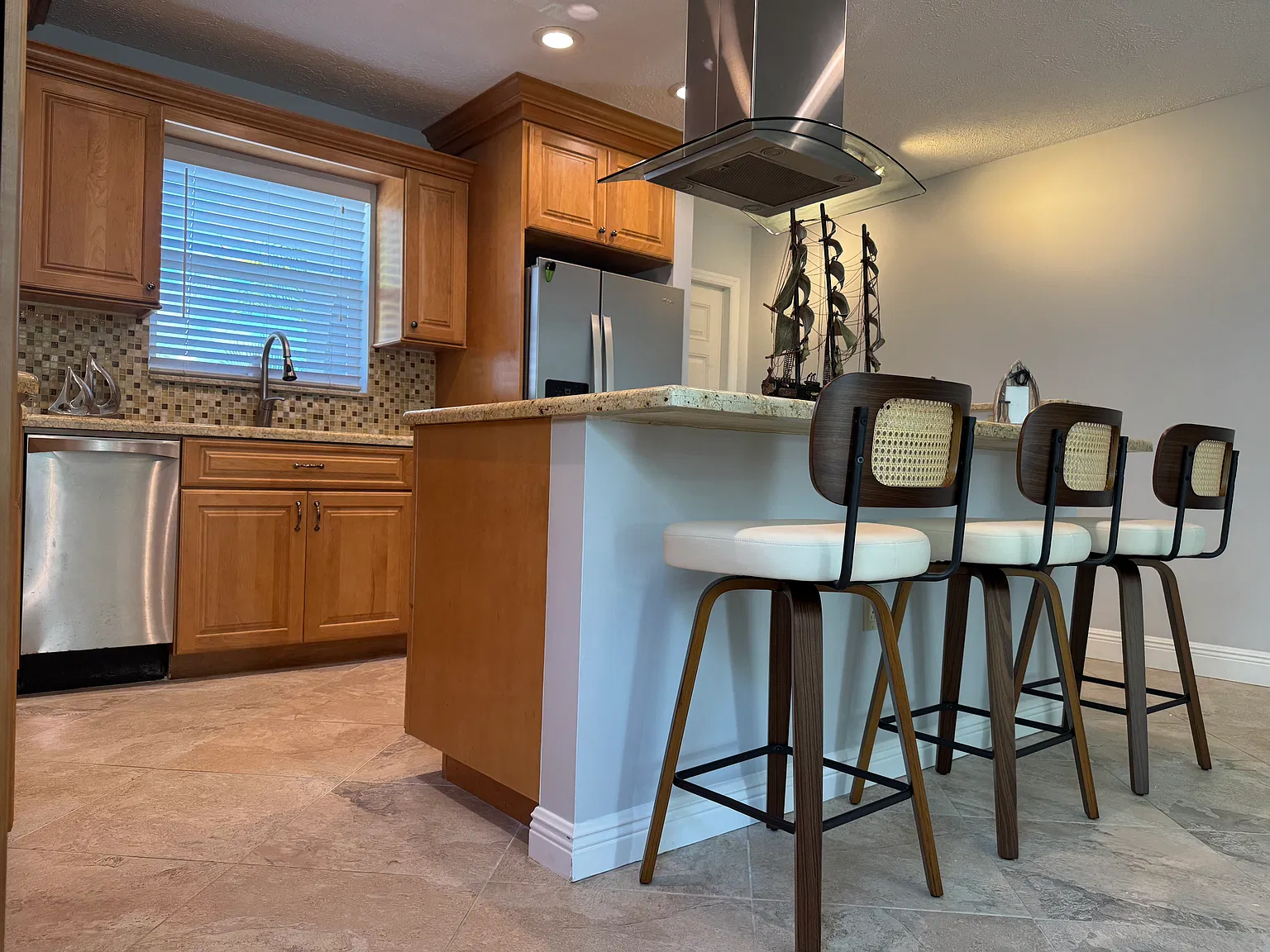 124 Coral Ave — Photo 3