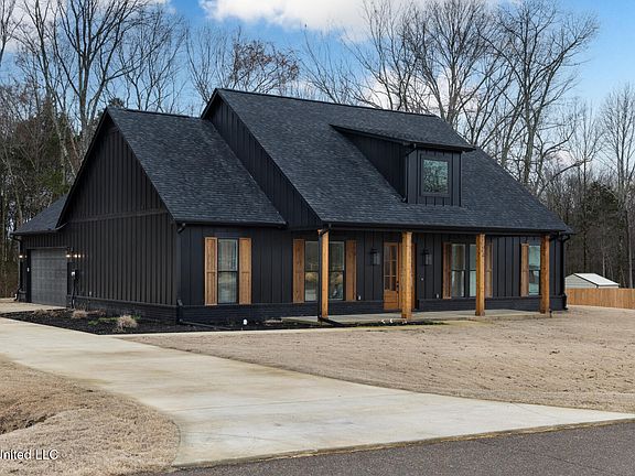 2nd image of 124 Drake Ln