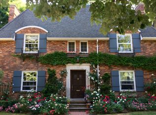 433 Lincoln Rd, Grosse Pointe, MI 48230