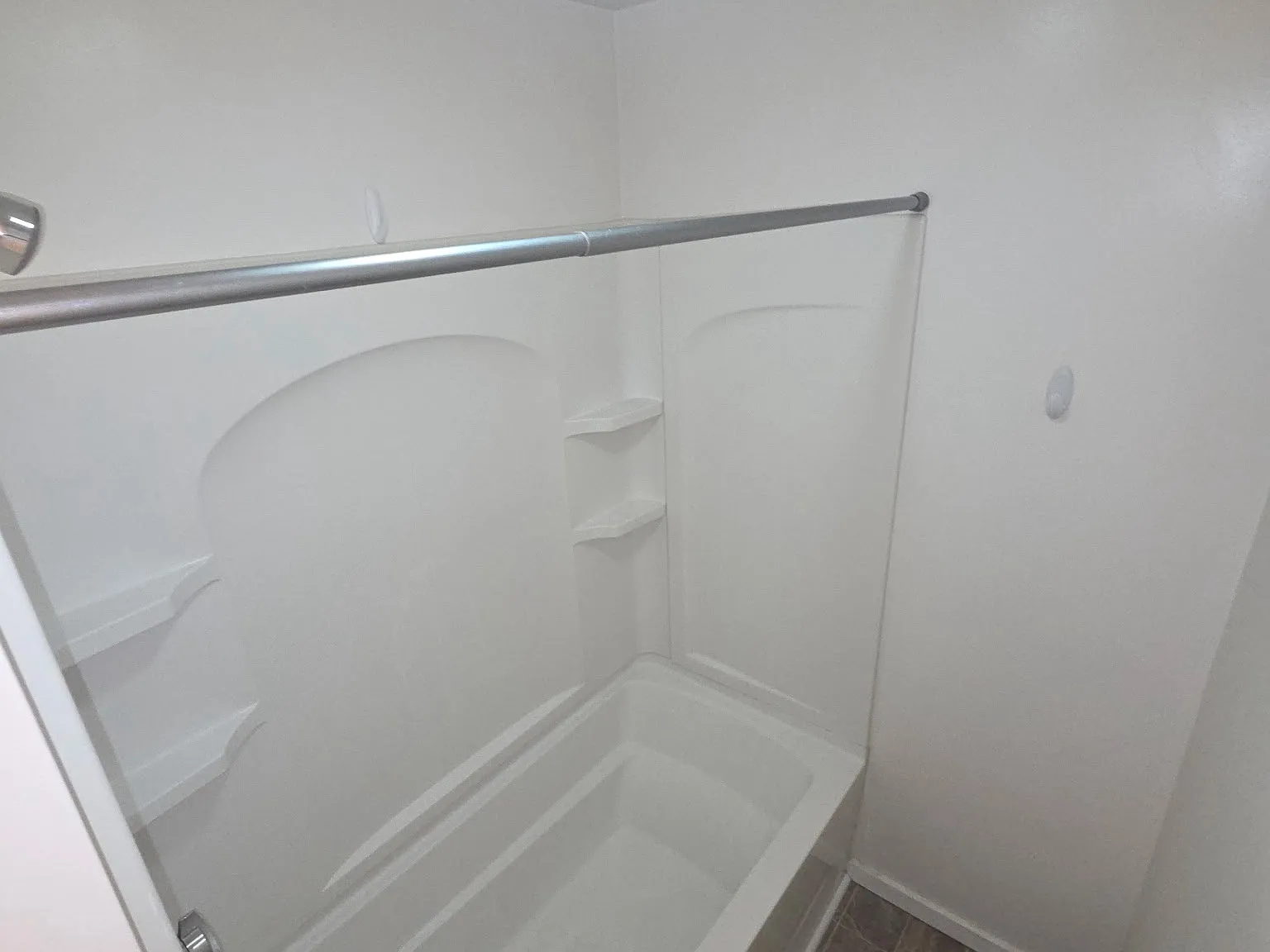 3 bed, 700 sqft, $1,500 — Photo 3
