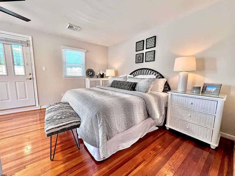 7407 Ventnor Ave — Photo 29