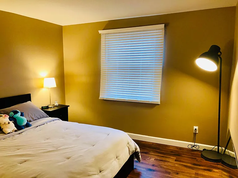 892 Chatham Ln — Photo 8