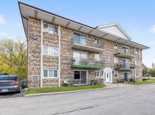 7520 W 111th St APT 3C, Worth, IL 60482