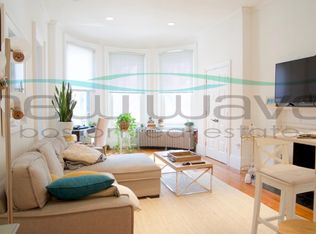 379 Commonwealth Ave #17, Boston, MA 02115