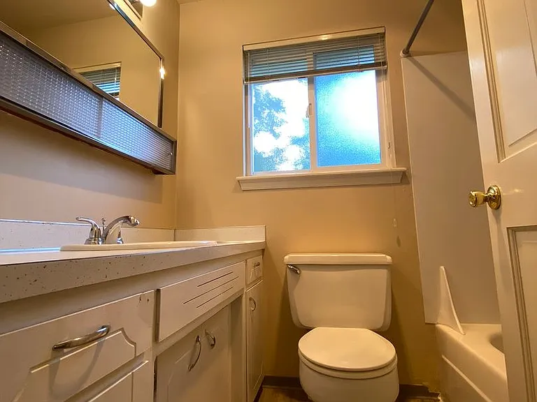 1404 N Brook Ct — Photo 14